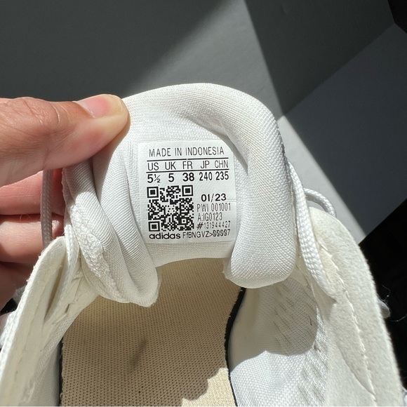 Adidas Avryn Sneakers Women's White Athletic Shoes Size 7 - Picture 10 of 10